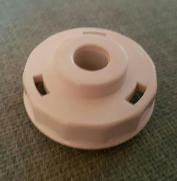 Compact juicer:  juicing nozzle